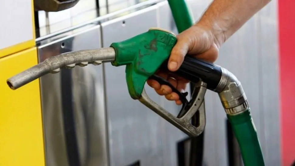Prețurile la benzină și motorină, în scădere: cât costă carburantul azi în România