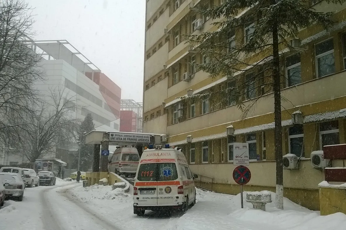 Adolescent rănit de o petardă