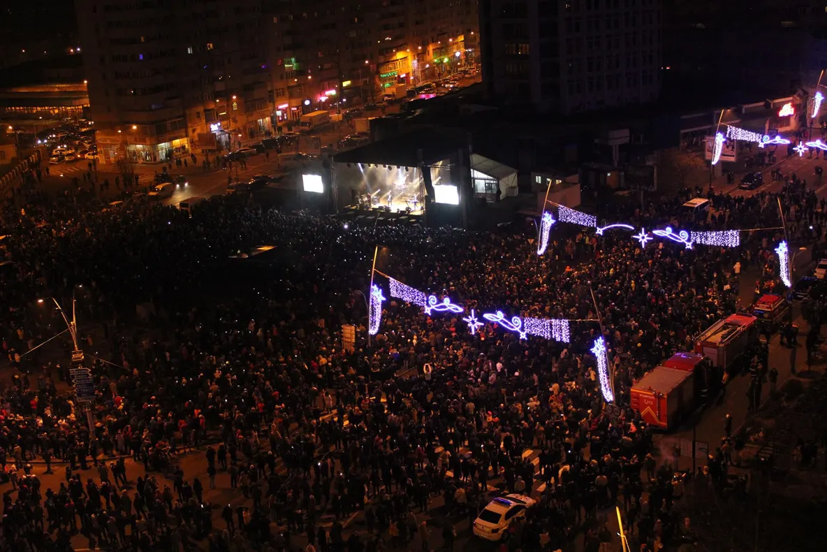 Mii de băcăuani au participat la Revelionul din centrul Bacăului