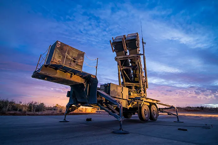 La AEROSTAR începe producția de piese pentru rachetele Patriot
