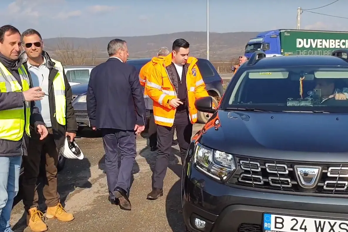 Ministrul Cuc a venit la Bacău să inaugureze lucrările deja începute la primii kilometri de autostradă din Moldova