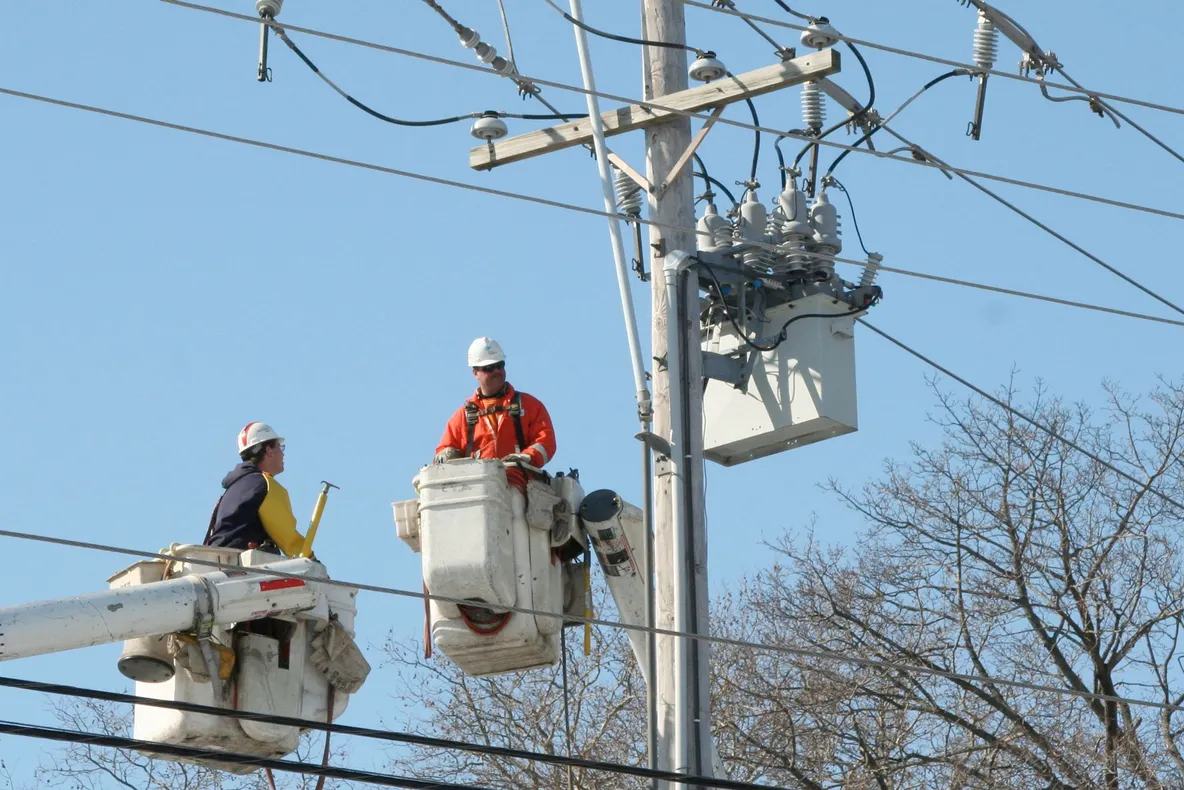 Atenţie, se stinge lumina! O parte din Oneşti, Tg. Ocna şi localităţile limitrofe rămân fără curent electric