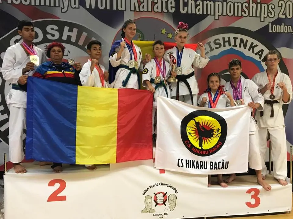 GALERIE FOTO: Karatiștii băcăuani au Lumea la picioare. Ei s-au întors cu un braț de medalii de la Campionatul Mondial de Karate Isshinryu din Londra 2019