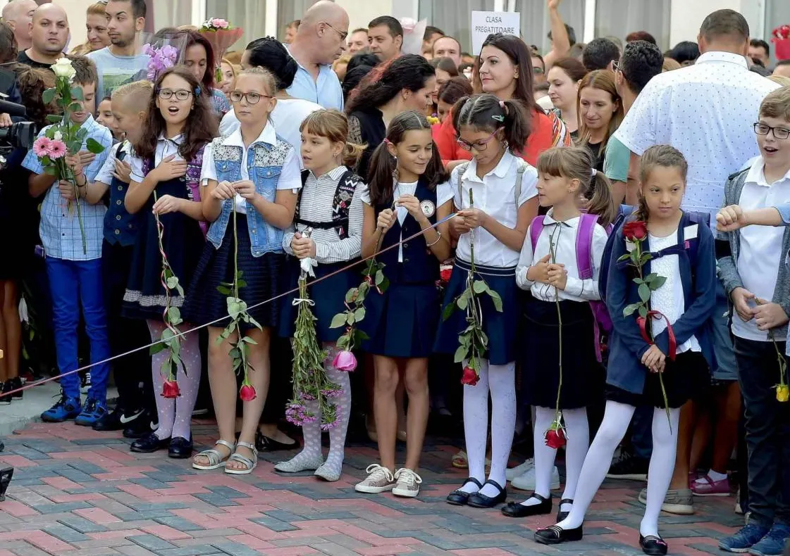 A început școala! Când va fi prima zi de vacanță