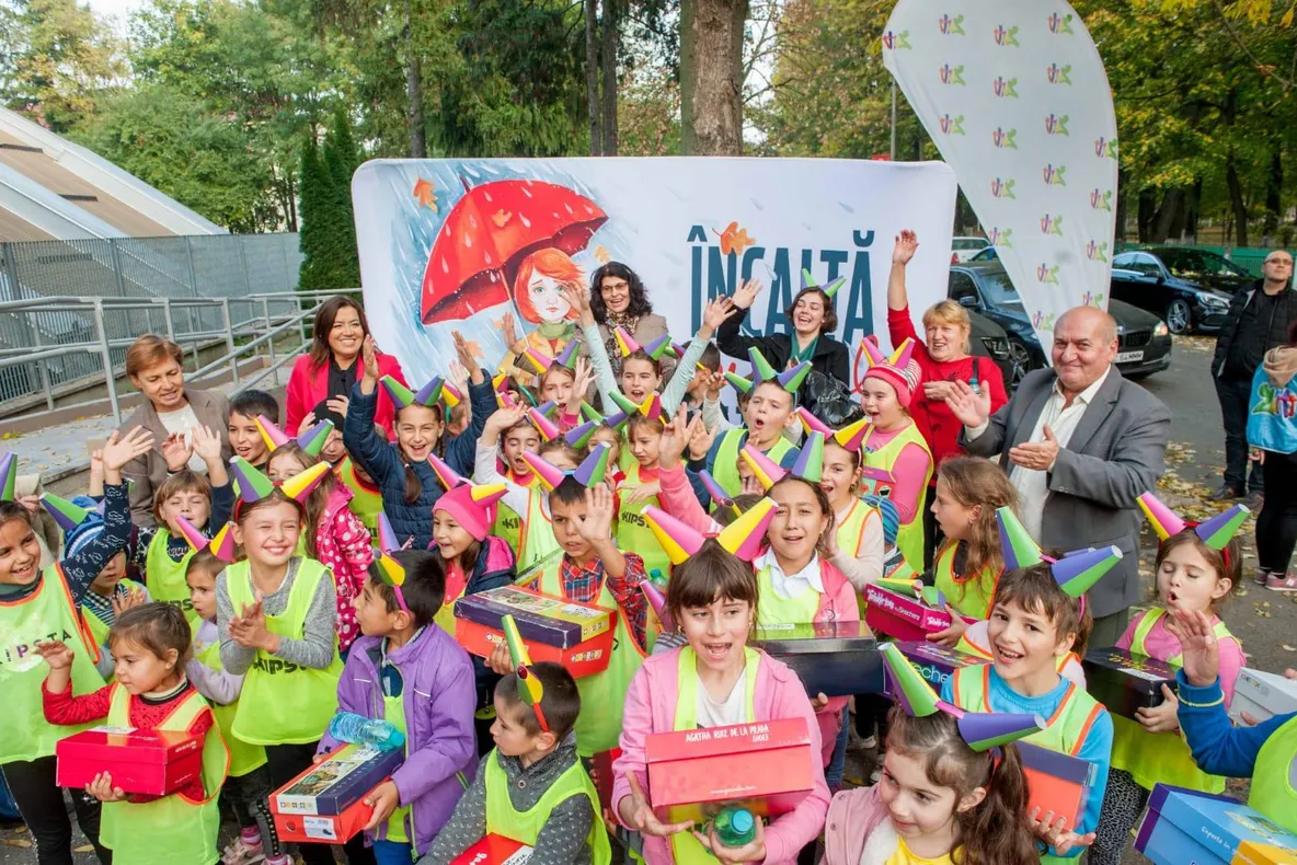 GALERIE FOTO/VIDEO: Mileniul III-România. Copiii dintr-un sat din județul Bacău au văzut abia ieri cum arată un oraș. Este prima oară când unii dintre ei au ieșit din satul natal în lume