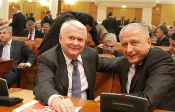 Procesul retrocedărilor ilegale a peste 43.000 de hectare de pădure în judeţul Bacău o ia de la zero. Sunt implicați foștii deputați Viorel Hrebenciuc şi Ioan Adam, dar şi fostul ministru al Justiției, Tudor Chiuariu