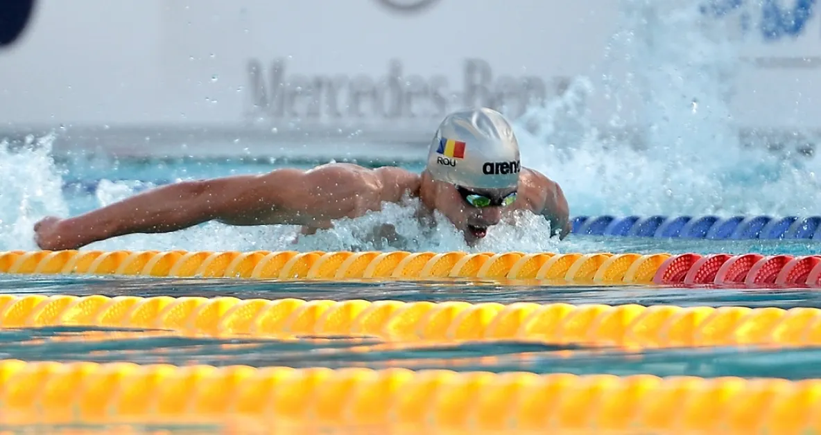 Emily Mărginean și Daniel Martin de la CSM Bacău, pe podium în prima zi a Campionatelor Naţionale de înot în bazin scurt (25 metri) de la Miercurea Ciuc