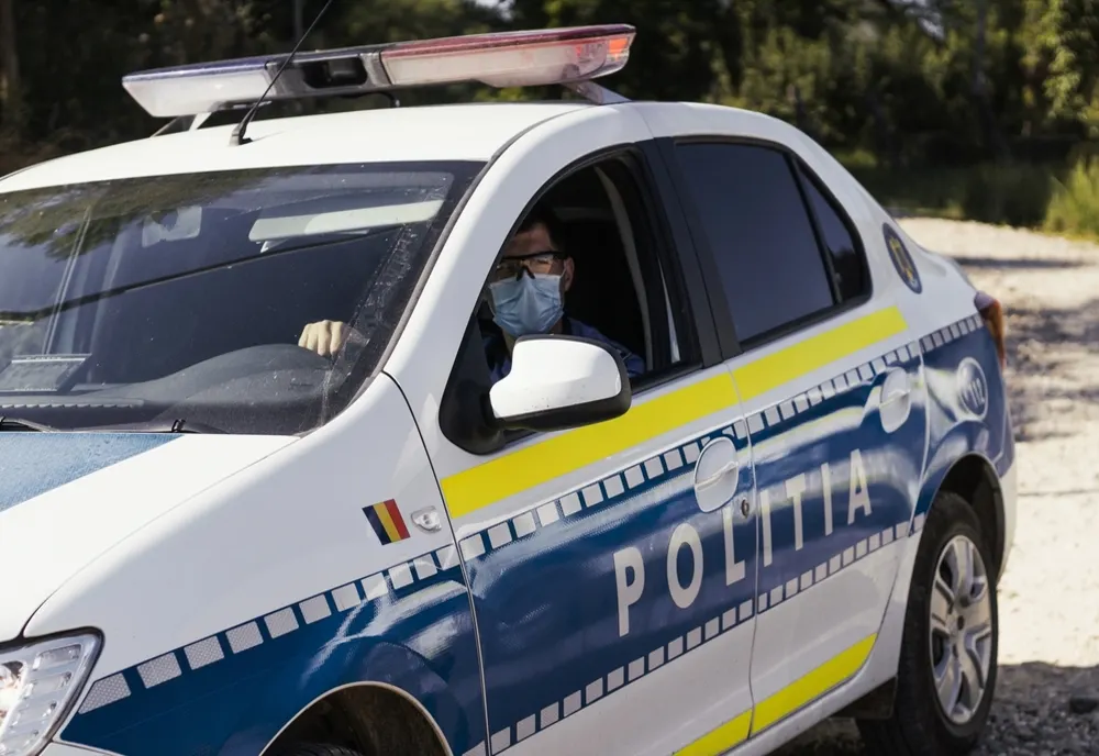 A plecat cu mașina de acasă, fără numere de înmatriculare. Ce au făcut polițiștii