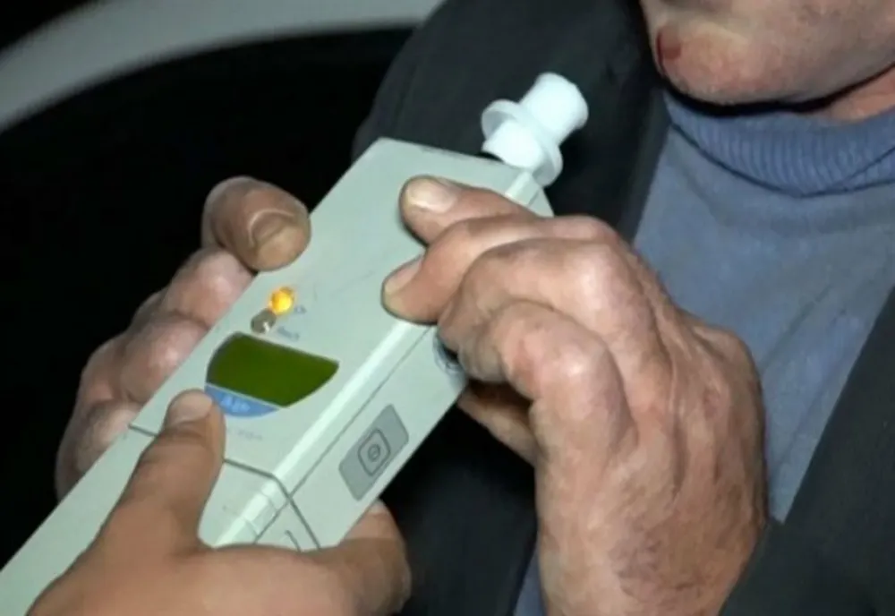 S-a urcat la volan deși a băut cu muot peste măsură. Ce alcoolemie avea un bărbat de 50 de ani