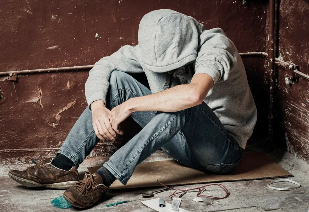 STUDIU: Adevăratul motiv pentru care adolescenții consumă droguri. Semnal de alarmă tras de medici