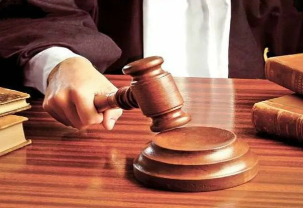 Un tânăr din Buhuși a plecat la plimbare și s-a ales cu dosar penal pentru evadare