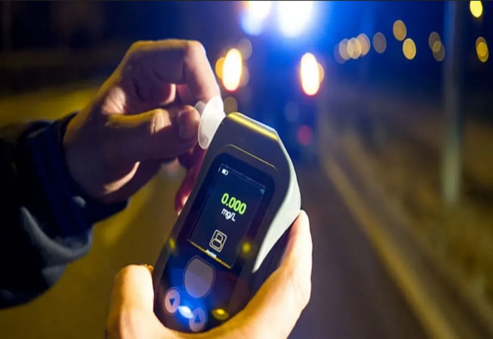 Pentru inconștiența din trafic, polițiștii l-au premiat cu o reținere, iar instanța cu o arestare preventivă pentru 30 de zile