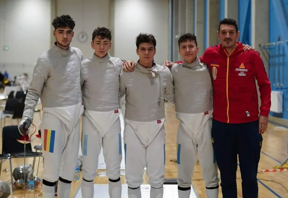 Echipa masculină de sabie a României, medaliată cu aur la Europenele de juniori