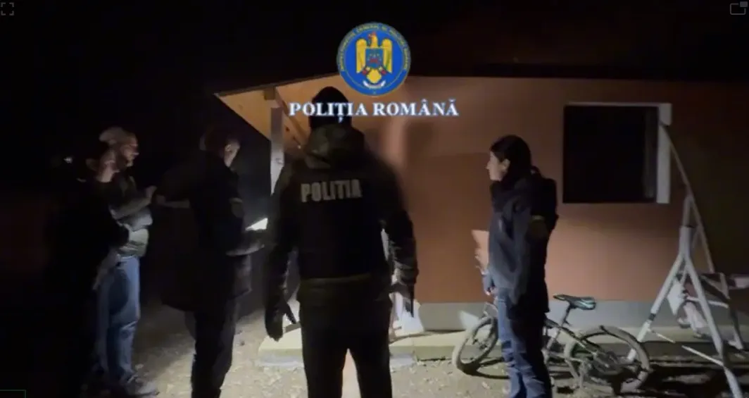 Percheziții și patru rețineri într-un dosar de furt calificat la Onești