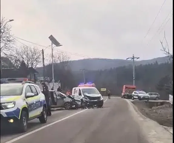 Bacău: Jandarmii au intervenit pentru sprijinirea șoferilor în urma avertizărilor meteo