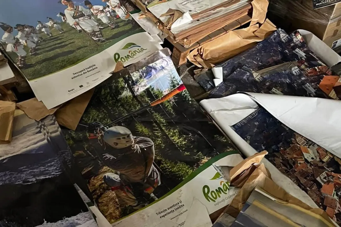 Sesizare la DNA în cazul unor albume turistice „fantomă”. Statul ar fi plătit 2,6 milioane de lei