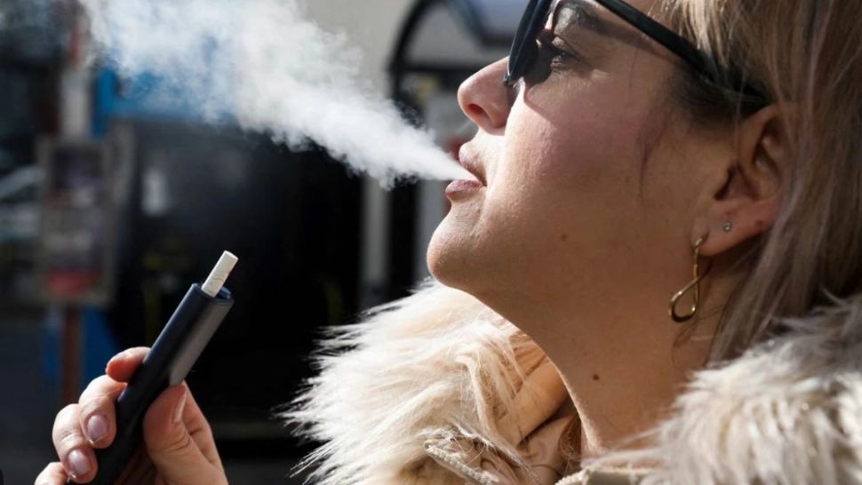 Țigările electronice, vape-urile și dispozitivele de încălzit tutun ar putea fi interzise în spațiile publice închise