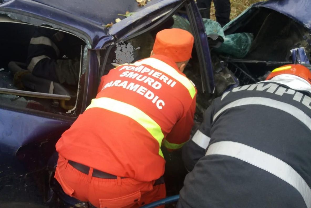 ULTIMA ORĂ: Trei persoane au fost rănite în urma unui accident produs pe DN2, la Orbeni