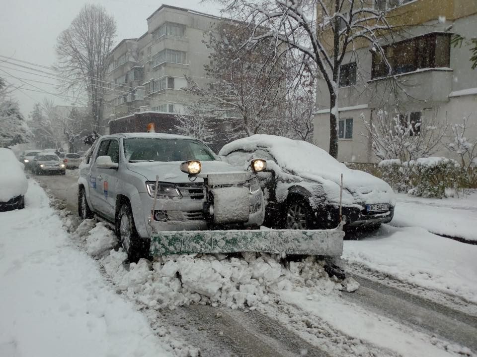 La spital după ce au căzut pe gheață