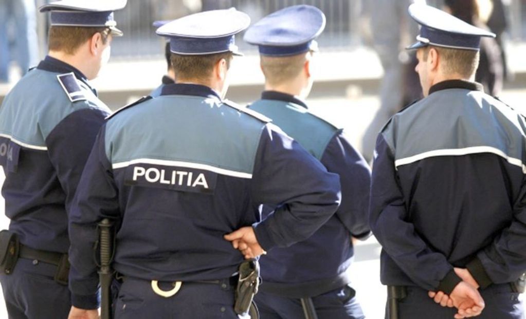 Prădată de telefon în autobuz