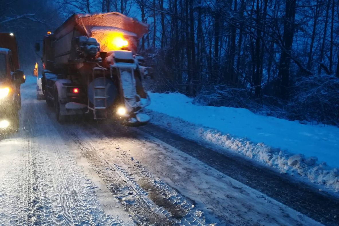 Restricție de tonaj (3,5 tone) și pe DN 2F între localitățile Bacău și Vlădia