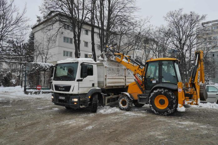 Zăpada va fi strânsă din oraș la noapte