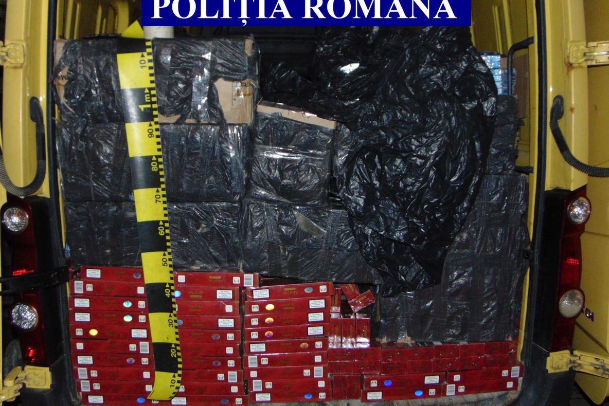 300.000 de țigarete de contrabandă, confiscate de polițiști