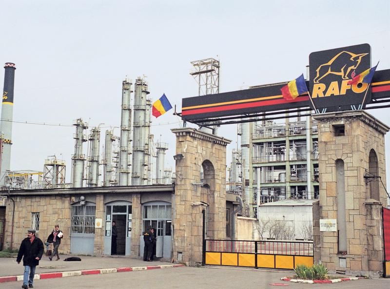 RAFO Onești, la un pas de faliment! Angajații nu și-au mai luat salariile de două luni