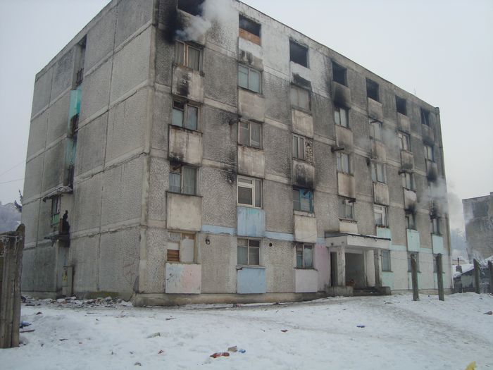 VIDEO: Blocul NATO e istorie! Imagini cu momentul în care este demolat blocul