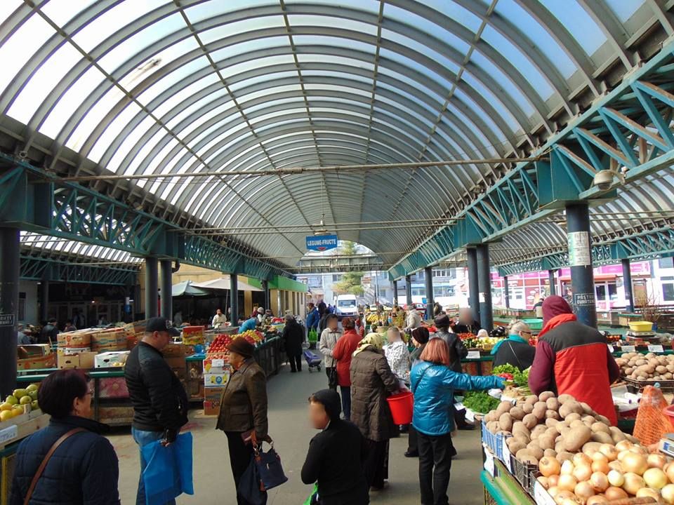 Zarzavagii din Piața Sud s-au încăierat. Unul a ajuns la spital, alți trei au fost amendați