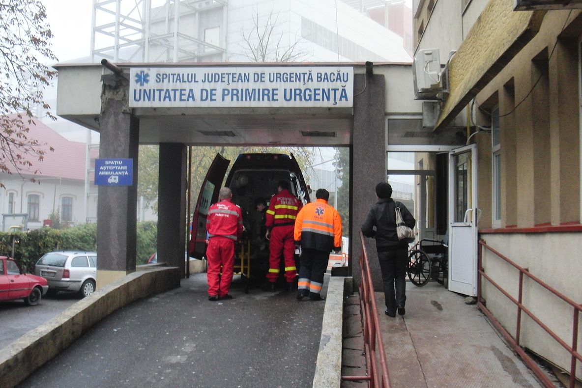 Fetiță de 3 ani, în comă profundă. I-a căzut televizorul în cap