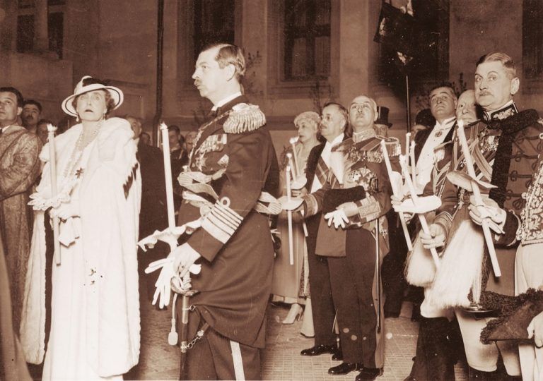 FOTO/VIDEO:Regina Maria, noapte de Înviere cu Averescu și Iorga la Mănăstirea Cașin. Legende cu „Fata Moartă” în singurul loc cu capre negre din județ