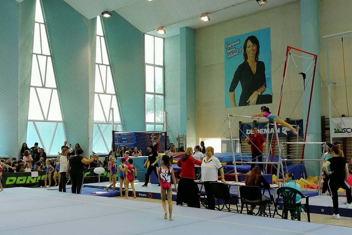 FOTO: Zeci de gimnaste din toată țara își dispută premiile la Cupa “Nadia Comăneci”