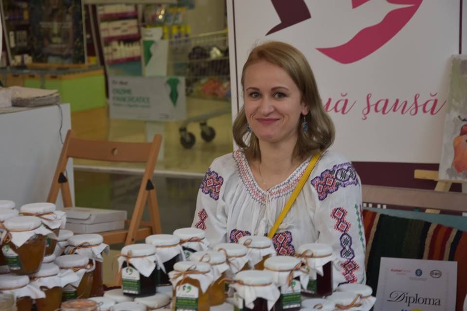 GALERIE FOTO: Dulceața de vin, vedetă la Festivalul Cozonacilor și a Târgului de produse locale