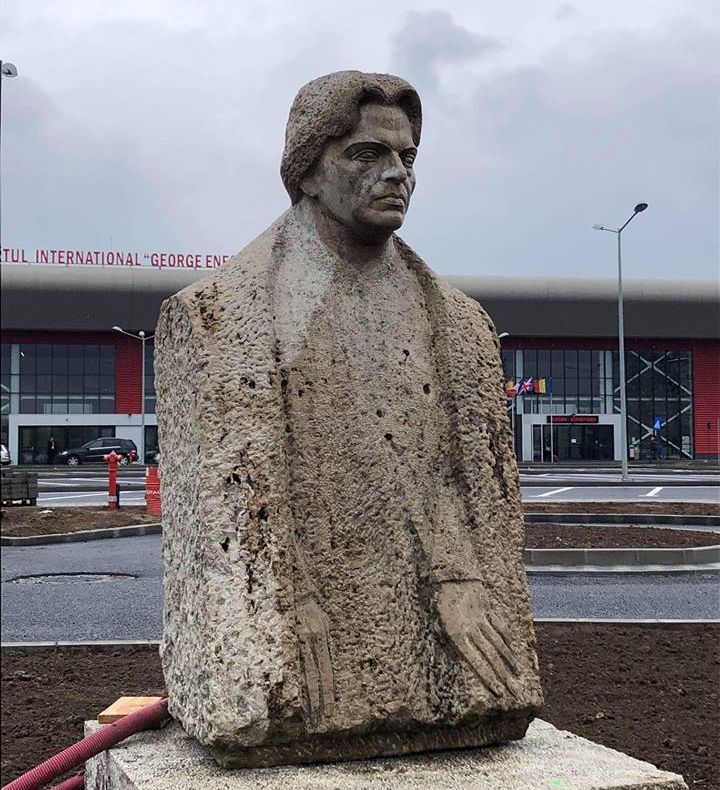George Enescu a ajuns la Aeroportul Bacău cu nasul întreg după ce îi căzuse în timpul unui accident