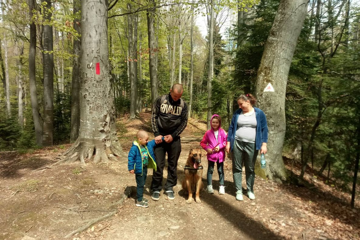 Așa da! Turiștii care au luat la pas traseele din jurul stațiunii Slănic Moldova au lăsat natura curată