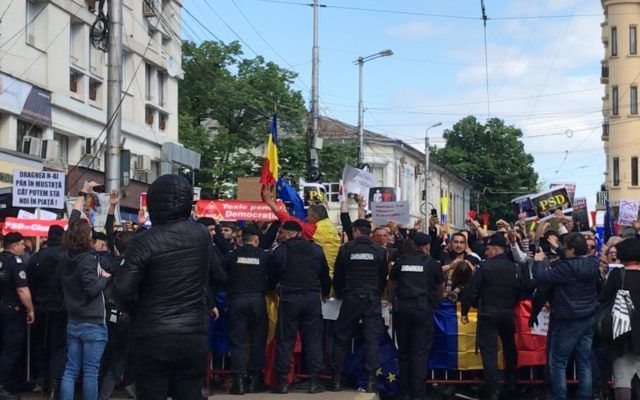 VIDEO: Cum s-a mobilizat PSD Bacău pentru mitingul de la Iași. Zeci de autocare au plecat în capitala Moldovei din tot județul