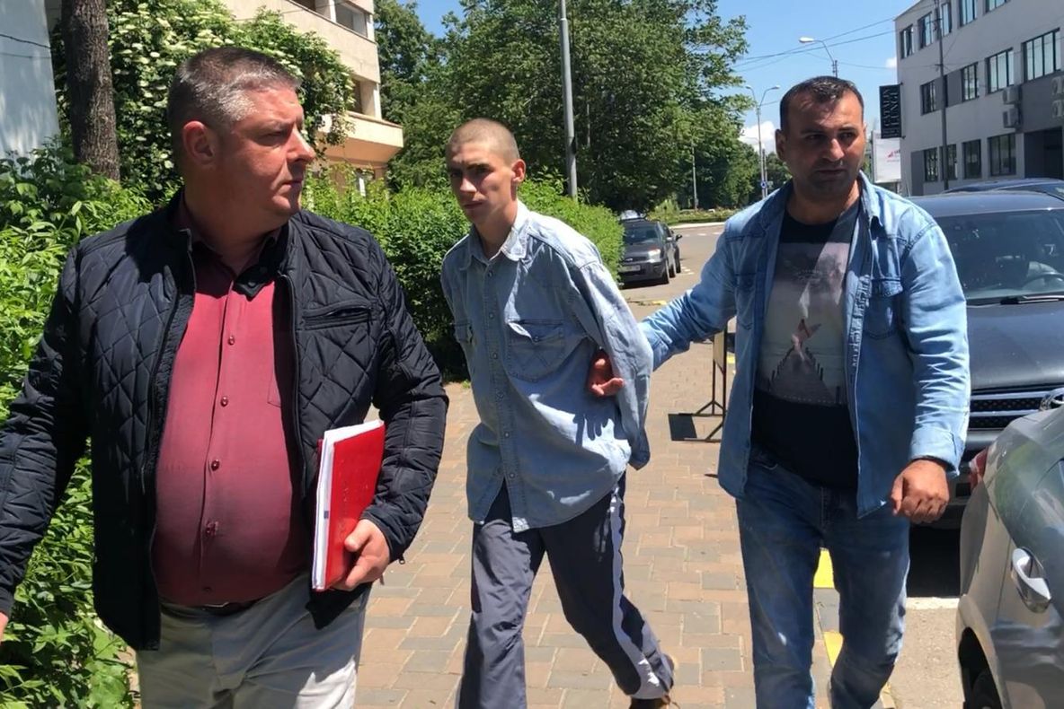 FOTO: Femeie de 65 de ani violată și omorâtă de un recidivist de 20 de ani. Soțul femeii, orb, a asistat neputincios la țipetele soției