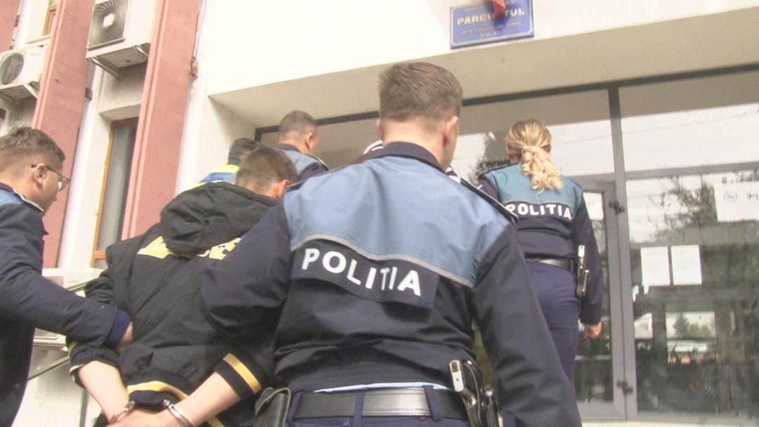 15 ani de pușcărie pentru că a omorât un copilaș de un an și jumătate. Agresorul l-a dat cu capul de stinghia patului pentru că plângea