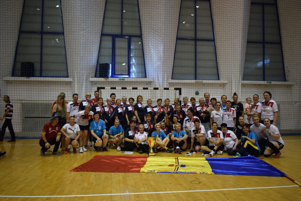 GALERIE FOTO/VIDEO:Meciul amintirilor. Știința Bacău, la 30 de ani de la câștigarea Cupei Cupelor. Întâlnire de suflet cu legendele handbalului românesc și european