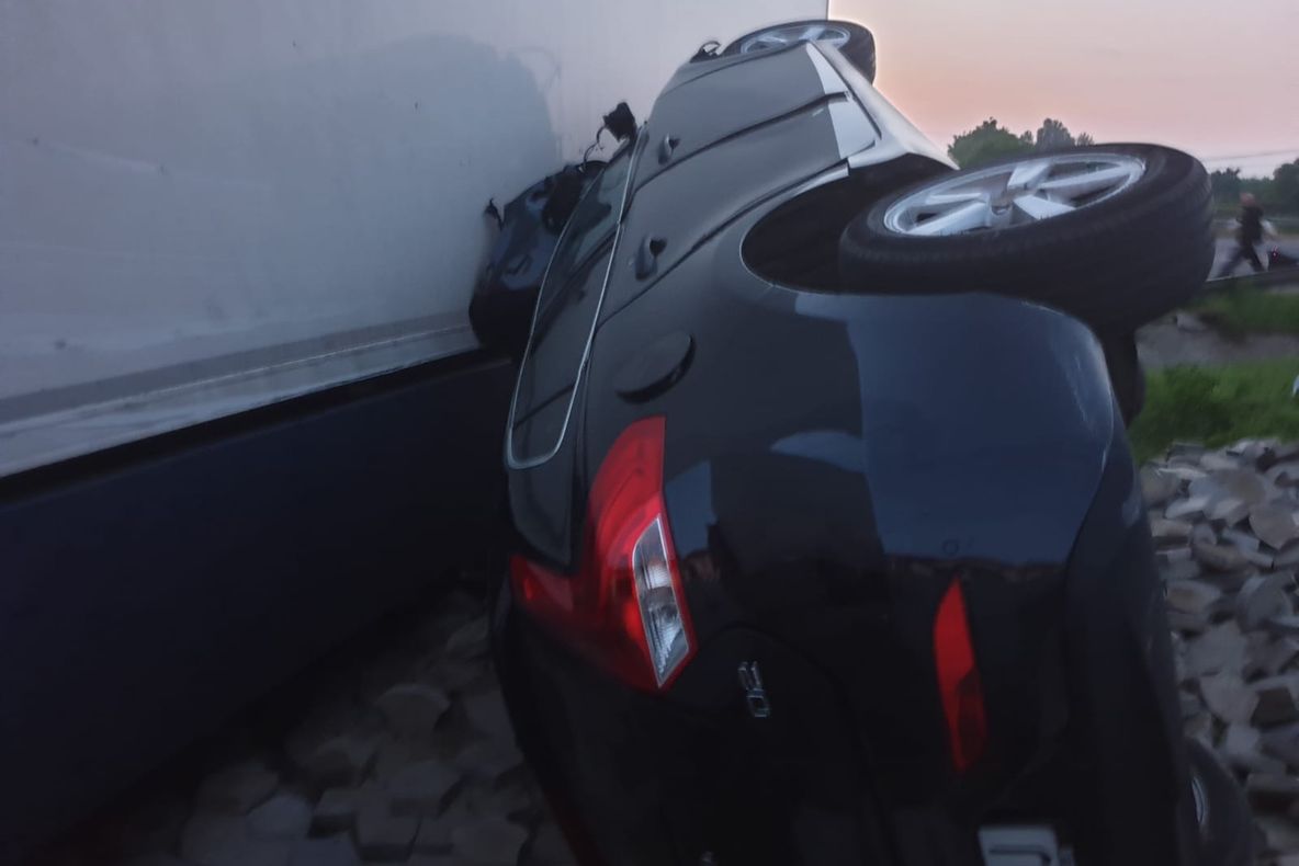 FOTO: Un mort și doi răniți în urma unui accident produs la Răcăciuni