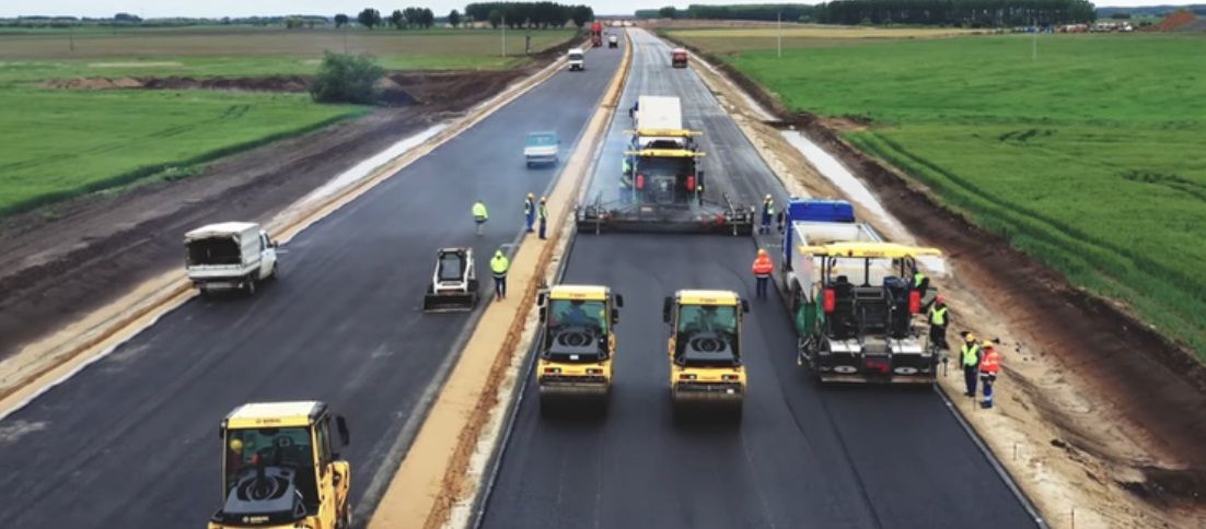 Anunțul mult așteptat care vine de la CNAIR: autostrada Brașov – Bacău intră în linie dreaptă!