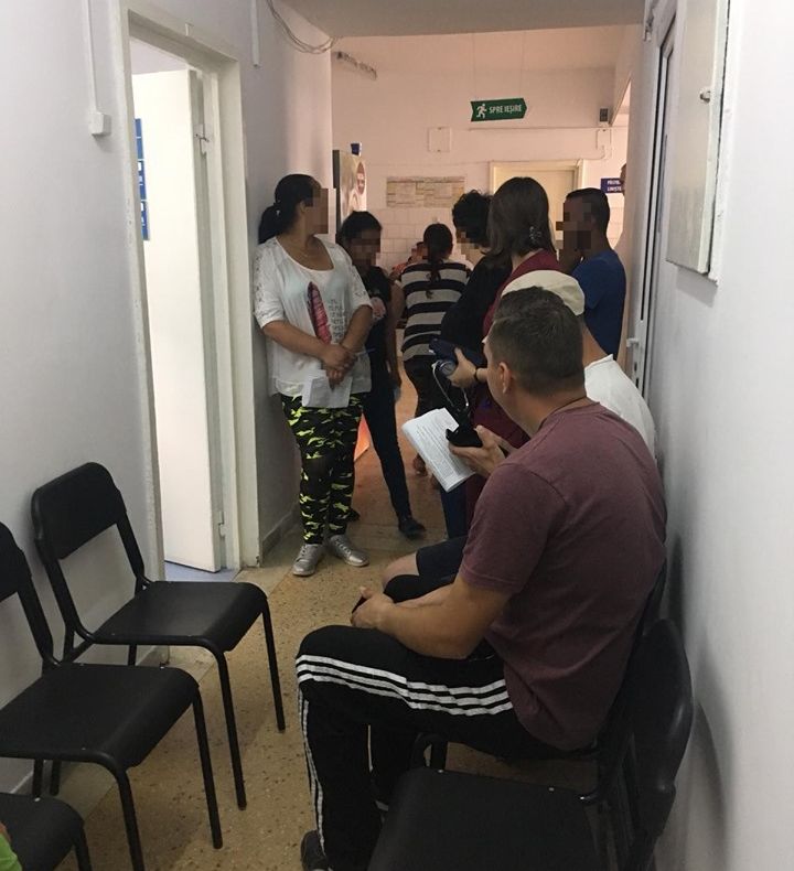 FOTO: Zeci de oameni au stat la coadă să doneze sânge, la spitalul din Buhuși
