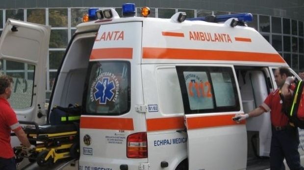 Bătrân de 80 de ani, snopit în bătaie de fiul său. Victima este la Reanimare