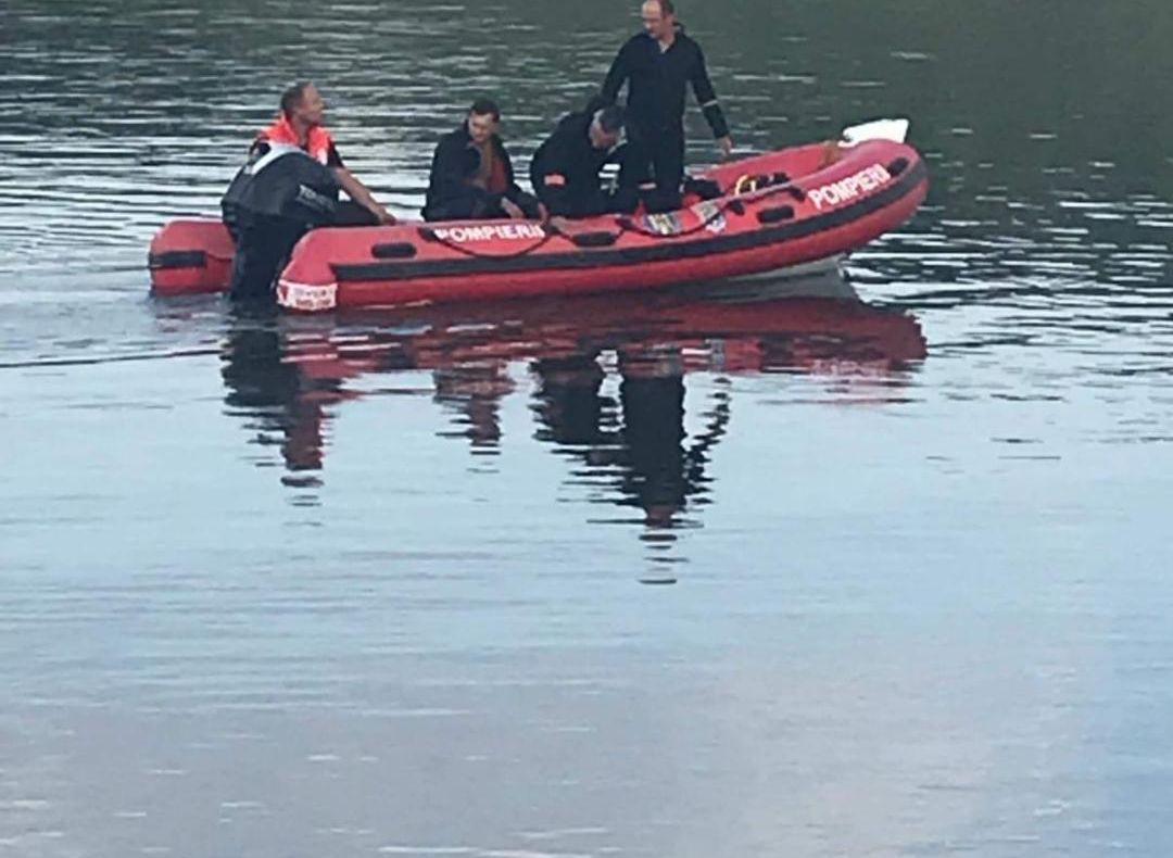 VIDEO:Bărbatul care s-a înecat la pescuit la Fichitești a fost găsit de scafandri