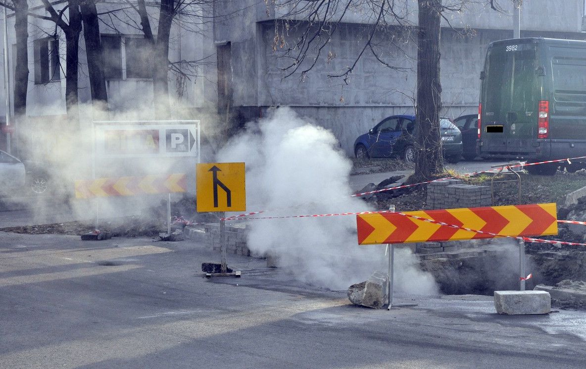 Trei zile fără apă caldă la robinete pentru băcăuani. Reluarea furnizării apei se va face treptat