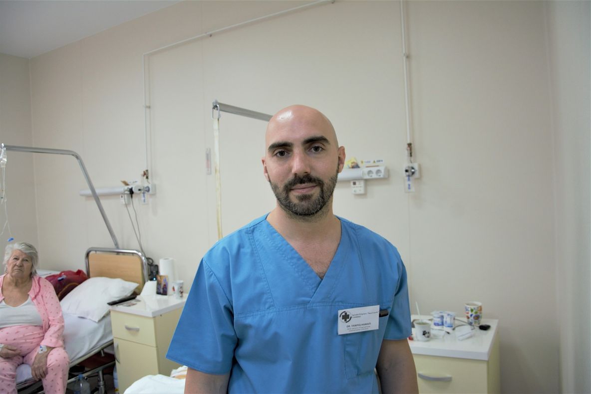 Povestea lui Tawfiq Hamati, cel mai nou chirurg al Spitalului Buhuși: între viața de navetist la Dubai și dragostea pentru România