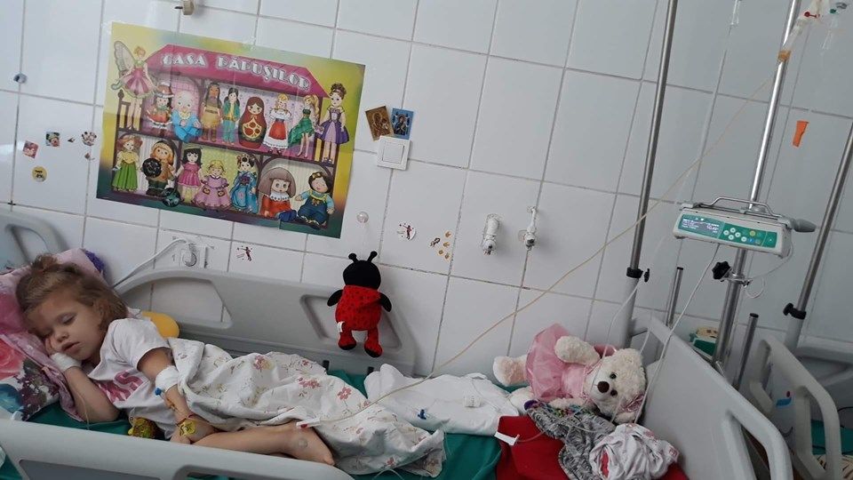 FOTO/VIDEO:Maya Patricia, o fetiță de patru ani din Bacău, are nevoie de noi!Doar o operație în străinătate o mai poate ține în viață