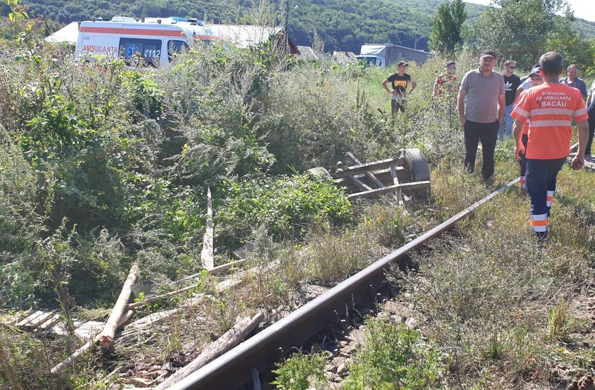 FOTO: Căruță spulberată de tren la Lespezi. Ambii bărbați din atelaj au murit pe loc