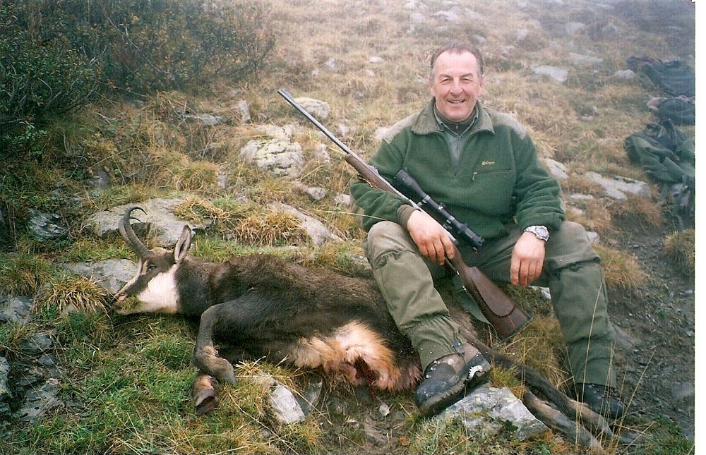 Liber la vânătoarea de capre negre în județul Bacău! O pereche de capre negre va fi vânată, legal, la Cașin. În continuare, interdicție pentru ursul brun, lup, râs şi pisică sălbatică